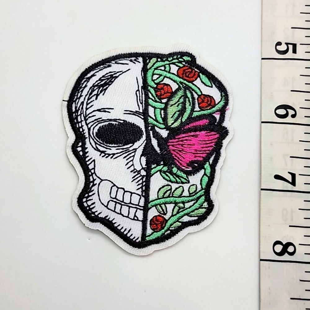 🎈5/$10🎈 PATCHES..CROC CHARMS.. Skull..
